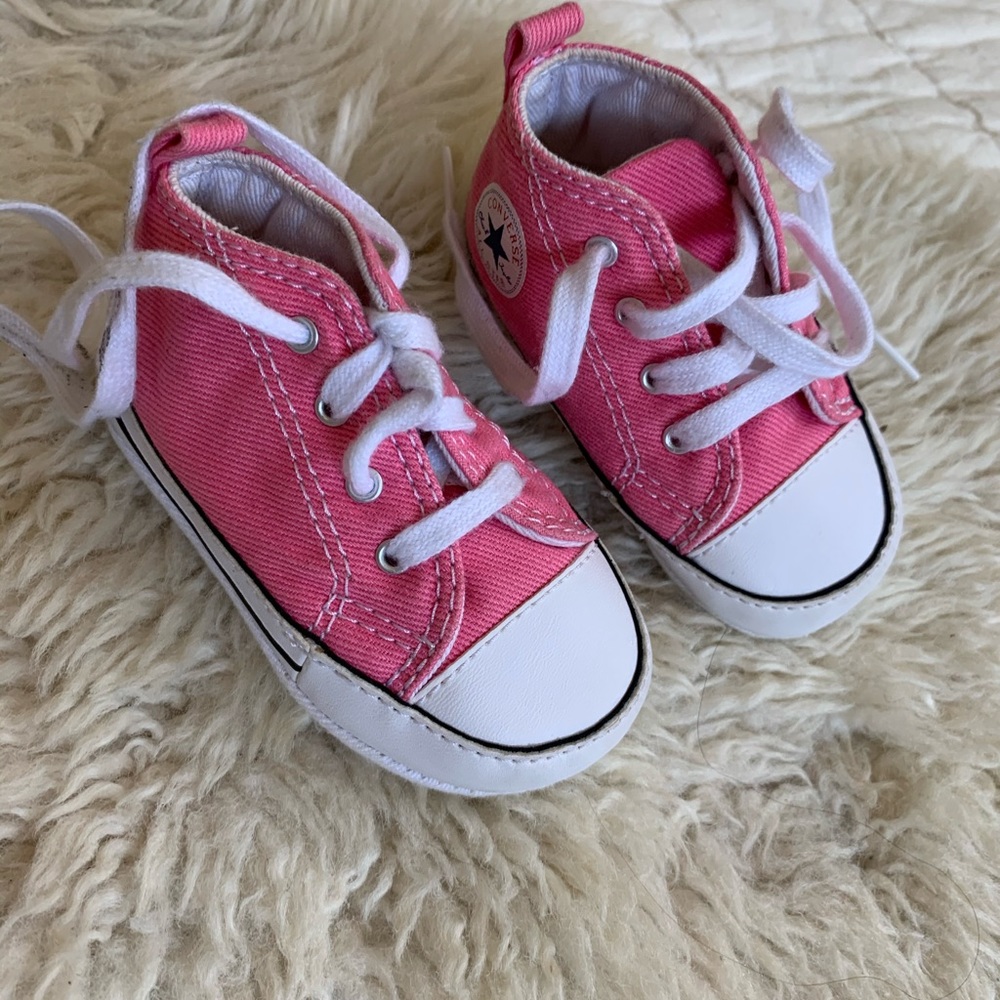 Pink converse baby shoes